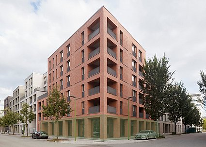 ELF FREUNDE_Gewerbeeinheit 01_Ecke Langer Anger_Max-Jarecki-Straße_Credit_Claus Graubner